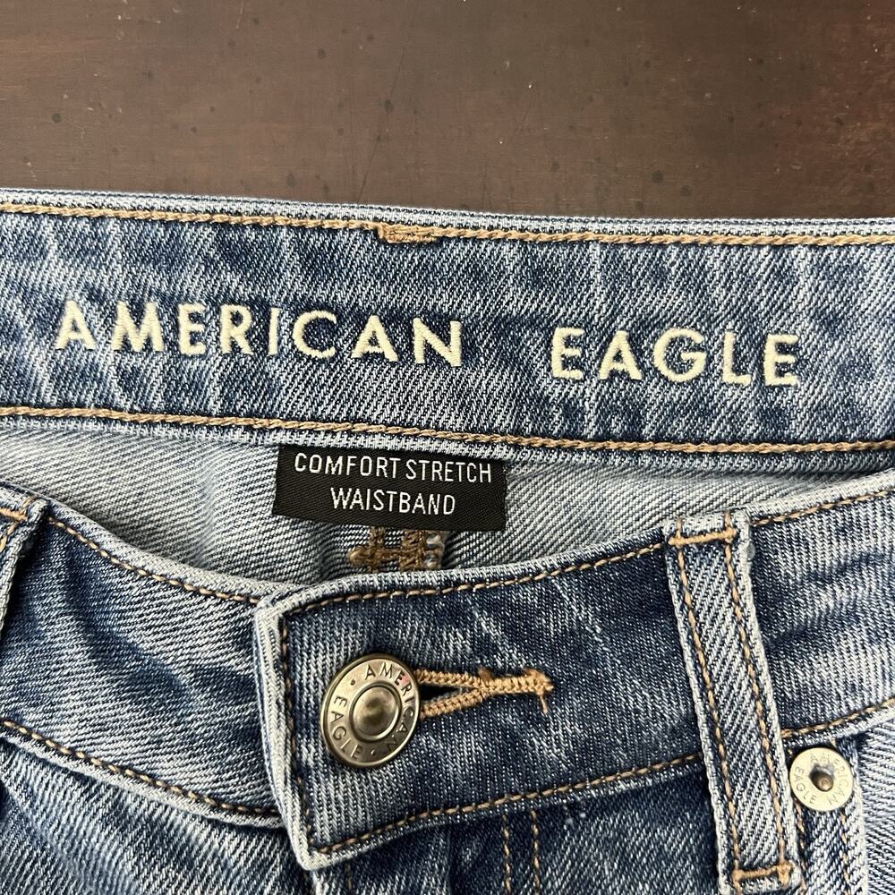American Eagle Mom Jeans Comfort Stretch Waistband Distressed Women’s Size 2 Reg - Picture 8 of 10